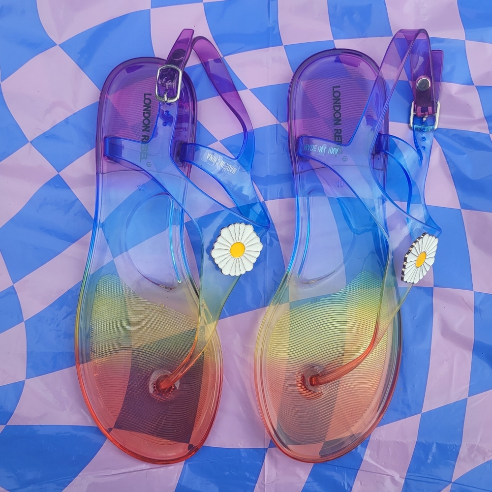 NWOB Womens London Rebel Y2K Rainbow Transparent Jelly Sandals with Daisy Accent